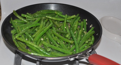 Sautéed Green Beans with Garlic and Herbs